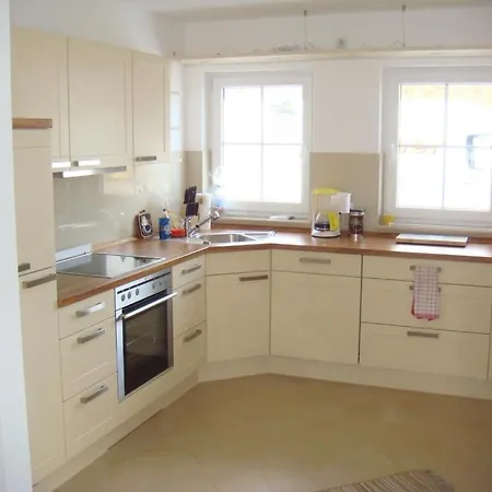 Nyaraló „sonneninsel“ *